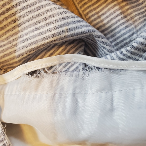 Charlotte Russe Striped Shorts - Picture 4 of 6